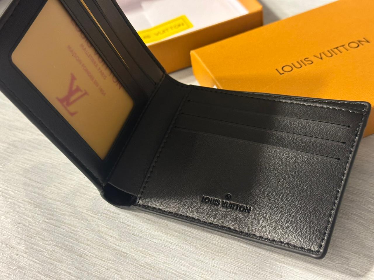 Louis Vuitton Graphic Print Wallet - Brown/White